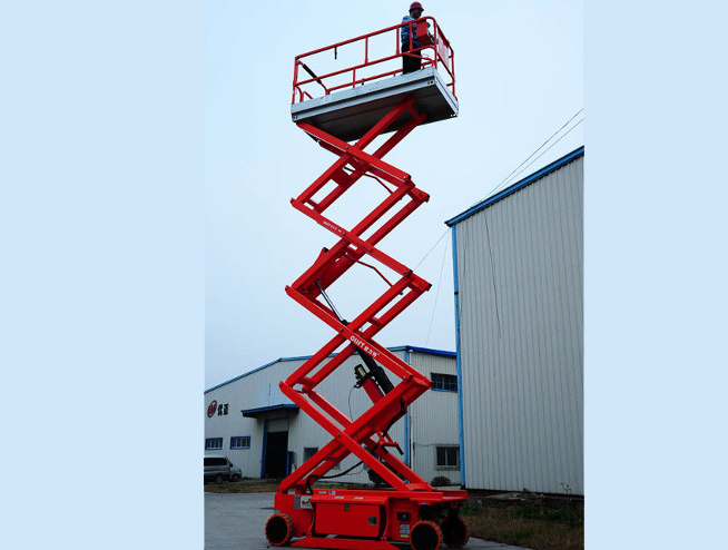 Self-Propelled Scissor Lift